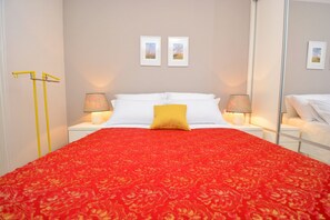 2 bedrooms, in-room safe, desk, iron/ironing board