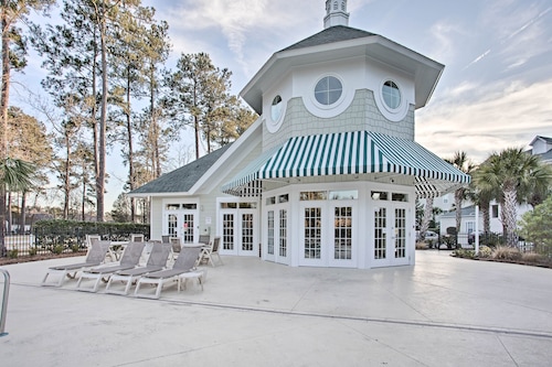 6 Mi to Boardwalk: Condo w/ Pool in Myrtle Beach