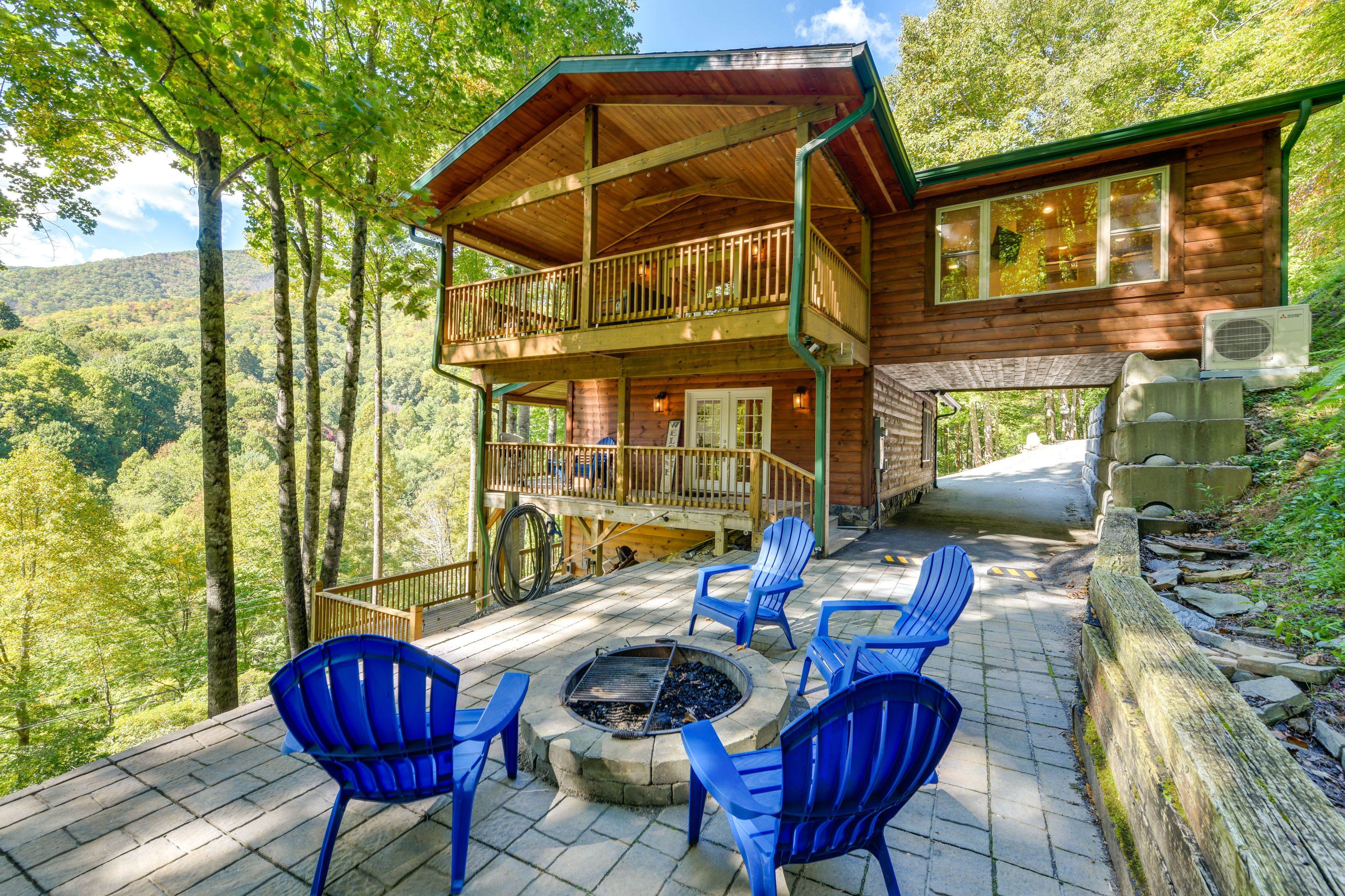 Four-Season Family Cabin w/ Hot Tub, Deck & Views!
