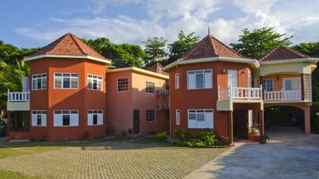 Fachada da propriedade