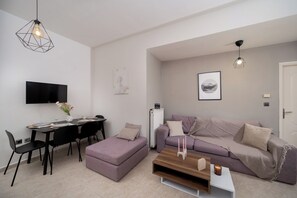 Apartment, 2 Bedrooms (1) | Individually furnished, blackout drapes, soundproofing - A & D Apartments (Markopoulo Mesogaias)