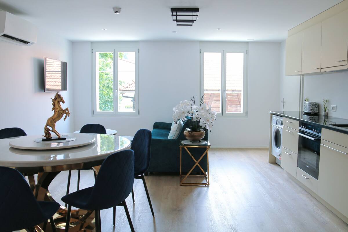 Deluxe-Apartment, 2 Schlafzimmer, 2 Bäder, Bergblick | Wohnbereich