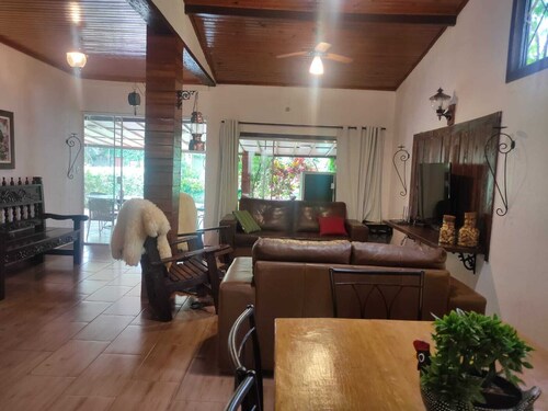 MATO HOUSE - COUNTRY HOUSE NEAR OF THE FALLS PRIVACY SECURITY CONFORTABLE 5 *