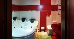 Deluxe Single Room, 1 Bedroom, Jetted Tub, City View | Bathroom