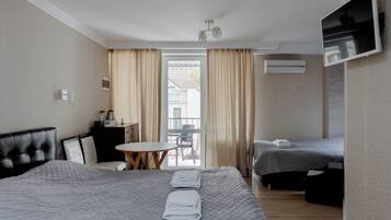 Ropa de cama de alta calidad y colchones con acolchado adicional