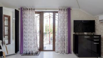 Business tweepersoonskamer | Luxe beddengoed, pillowtop-bedden, individueel gedecoreerd