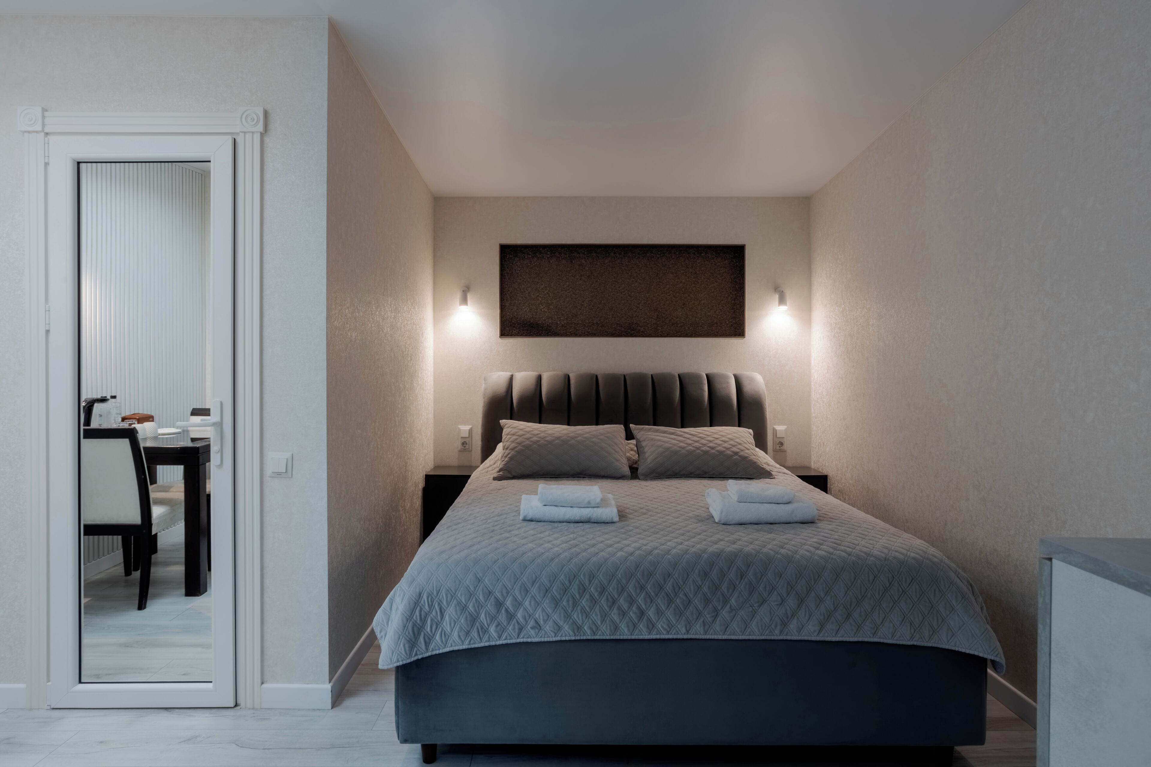 Habitación doble estándar, 1 cama Queen size | Ropa de cama de alta calidad y camas con pillow-top 