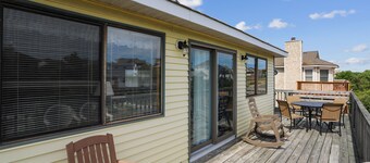 Privat basseng, badestamp, bedårende hus i Duck. 850 ft til stranden!  Kjeledyrvennlig!