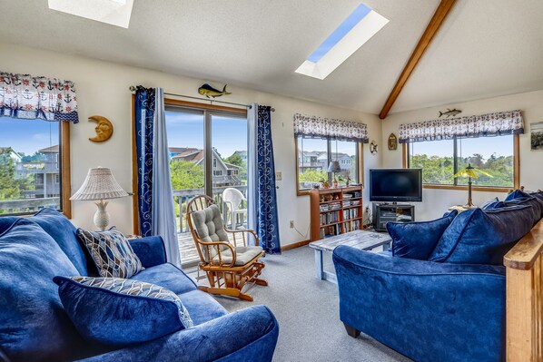 TV, DVD player, table football, stereo