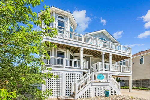 Private heated pool, hot tub, gameroom, pool table, Pet friendly!