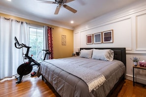 3 bedrooms, desk, iron/ironing board, travel cot
