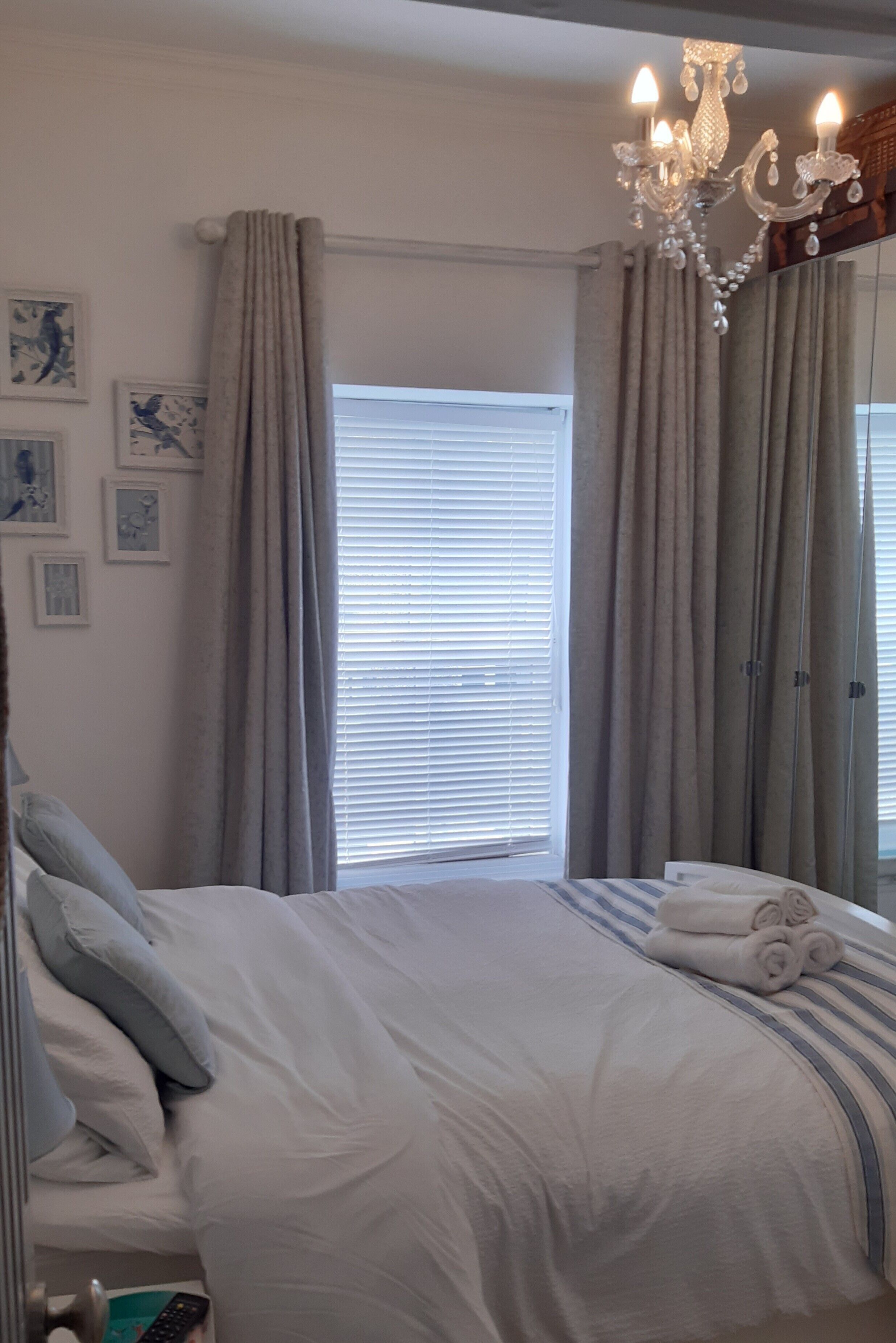 1 chambre, fer et planche à repasser, Wi-Fi gratuit, draps fournis