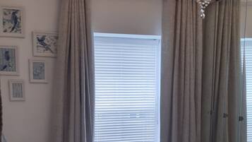 1 chambre, fer et planche Ă repasser, Wi-Fi gratuit, draps fournis