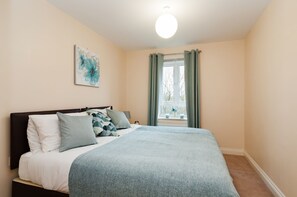 2 bedrooms, iron/ironing board, WiFi, bed sheets