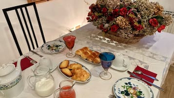 Tägliches inbegriffenes Frühstücksbuffet