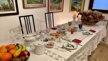 Tägliches inbegriffenes Frühstücksbuffet