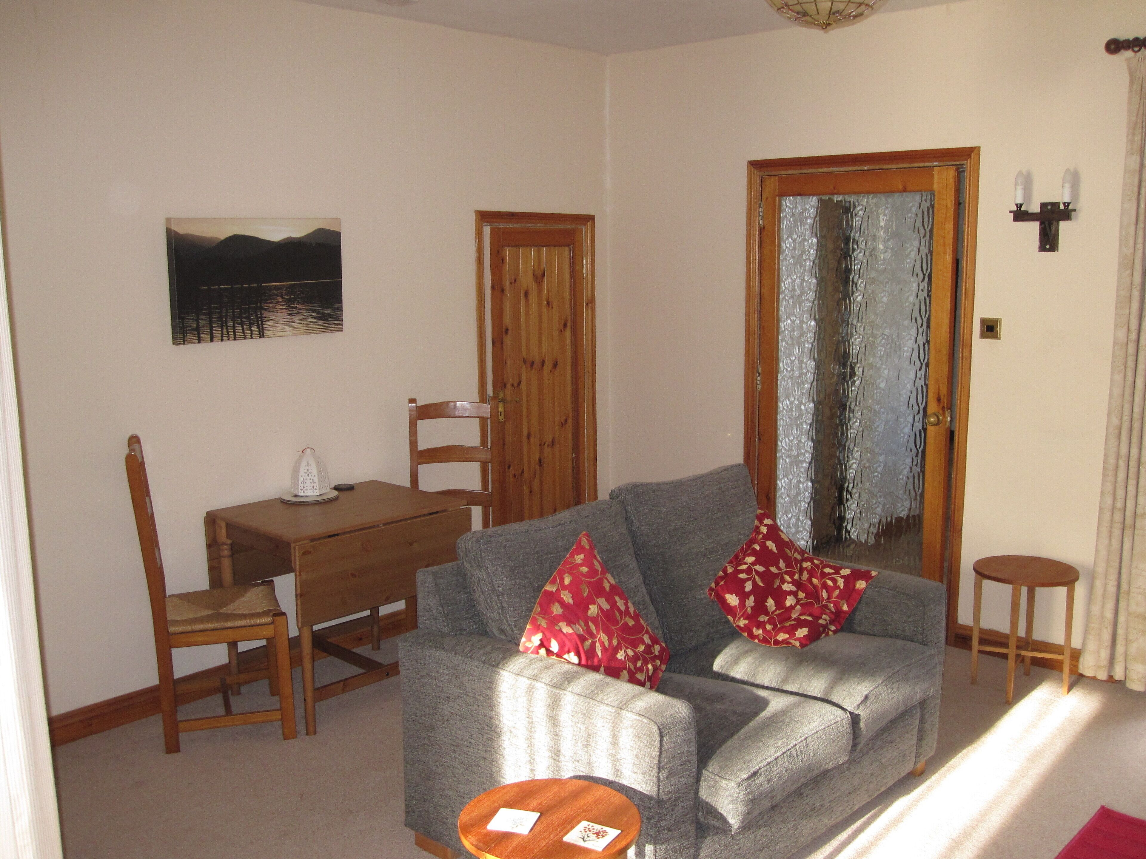 Keswick, Garden Apartment for 2. Excellent location.Convenient for all amenities