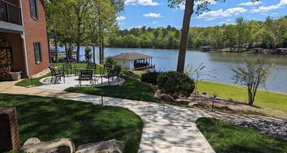 Get away from it all - Life is GOOD at the Lake!!