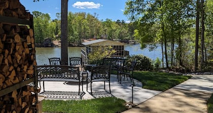 Get away from it all - Life is GOOD at the Lake!!