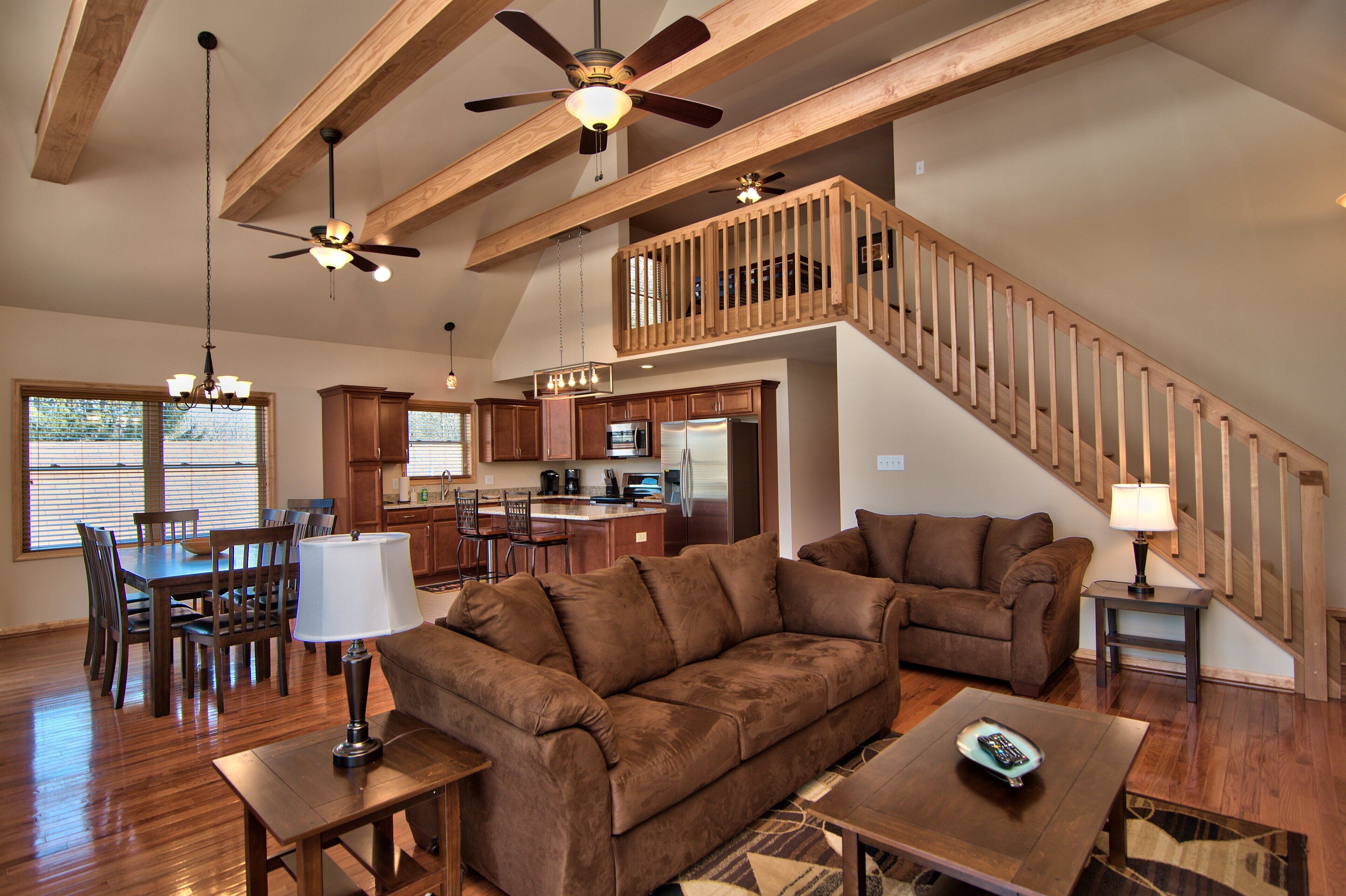 Lakefront Property Private 37 Ft Dock Fire Pit Steps To Bars/Rest. WIFI BBQ  