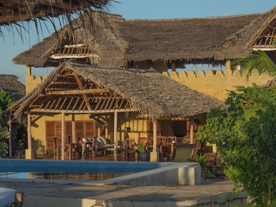 Pangani Cliffs Lodge