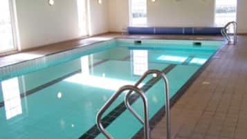 Indendørs pool