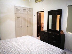 4 bedrooms, free WiFi, bed sheets