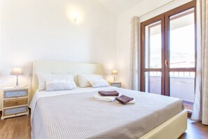 5 chambres, fer et planche à repasser, lit de bébé portatif, Wi-Fi