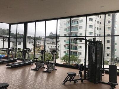 LEO Home @ Quintet 3BR **Wi-Fi Ready**