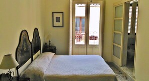 Room | Individually decorated, individually furnished, iron/ironing board - B&B Le Giare (Aidone)