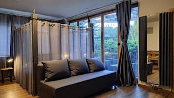 1 habitación, ropa de cama hipoalergénica y muebles diferentes