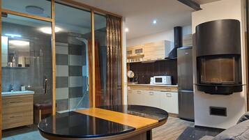 Exclusive Studio Suite, Multiple Beds, Garden View (Sofia) | 1 bedroom, hypo-allergenic bedding, individually furnished