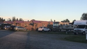 Unclassified image, 5 of 7, button - Alaskan Angler RV Resort and Cabins (Ninilchik)