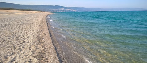 Plage à proximité, chaises longues