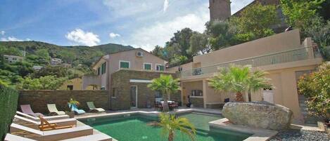 Piscine extérieure, piscine chauffée