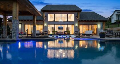 Little La Jolla Resort in Austin! - Nothing Like it!!!