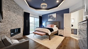 6 bedrooms, in-room safe, desk, iron/ironing board