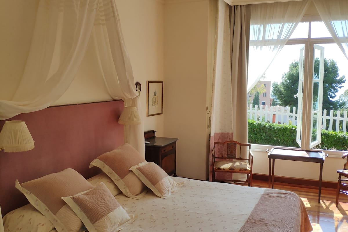 Suíte sênior, vista para o mar, no piso térreo | 3 quartos, edredons de pluma, frigobar, escrivaninha