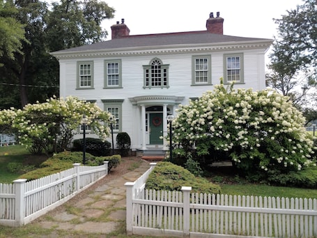 Exterior. Daniel Stebbins House