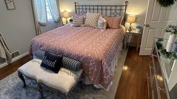 4 bedrooms, in-room safe, iron/ironing board, travel cot