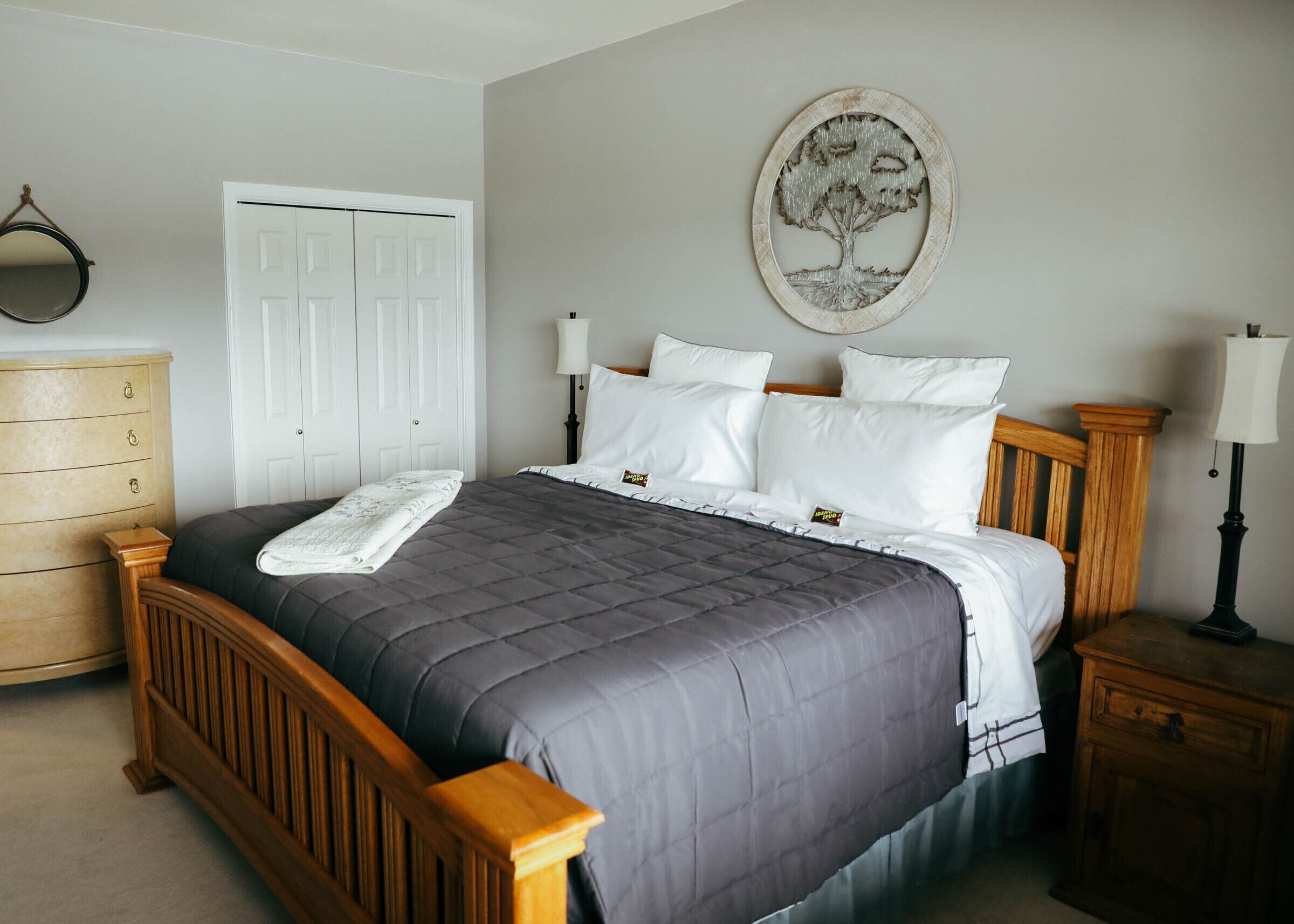 Relax in beautiful mountain serenity while planning your local outings.