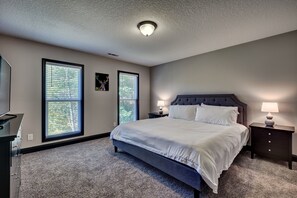 4 bedrooms, iron/ironing board, free WiFi, bed sheets