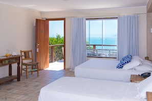 Premium Quadruple Room, Jetted Tub, Ocean View | Minibar, blackout drapes, free WiFi, bed sheets - Pousada La Dolce Vita (Búzios)