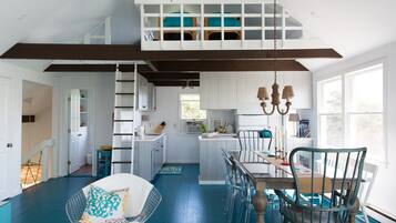 Casa familiar, 4 habitaciones, para no fumadores, vista al océano | Área de sala de estar | Televisión de pantalla plana