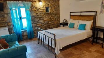 Standard Double Room | Minibar, soundproofing, free cribs/infant beds, free WiFi