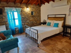 Standard Double Room | Minibar, soundproofing, free cribs/infant beds, free WiFi