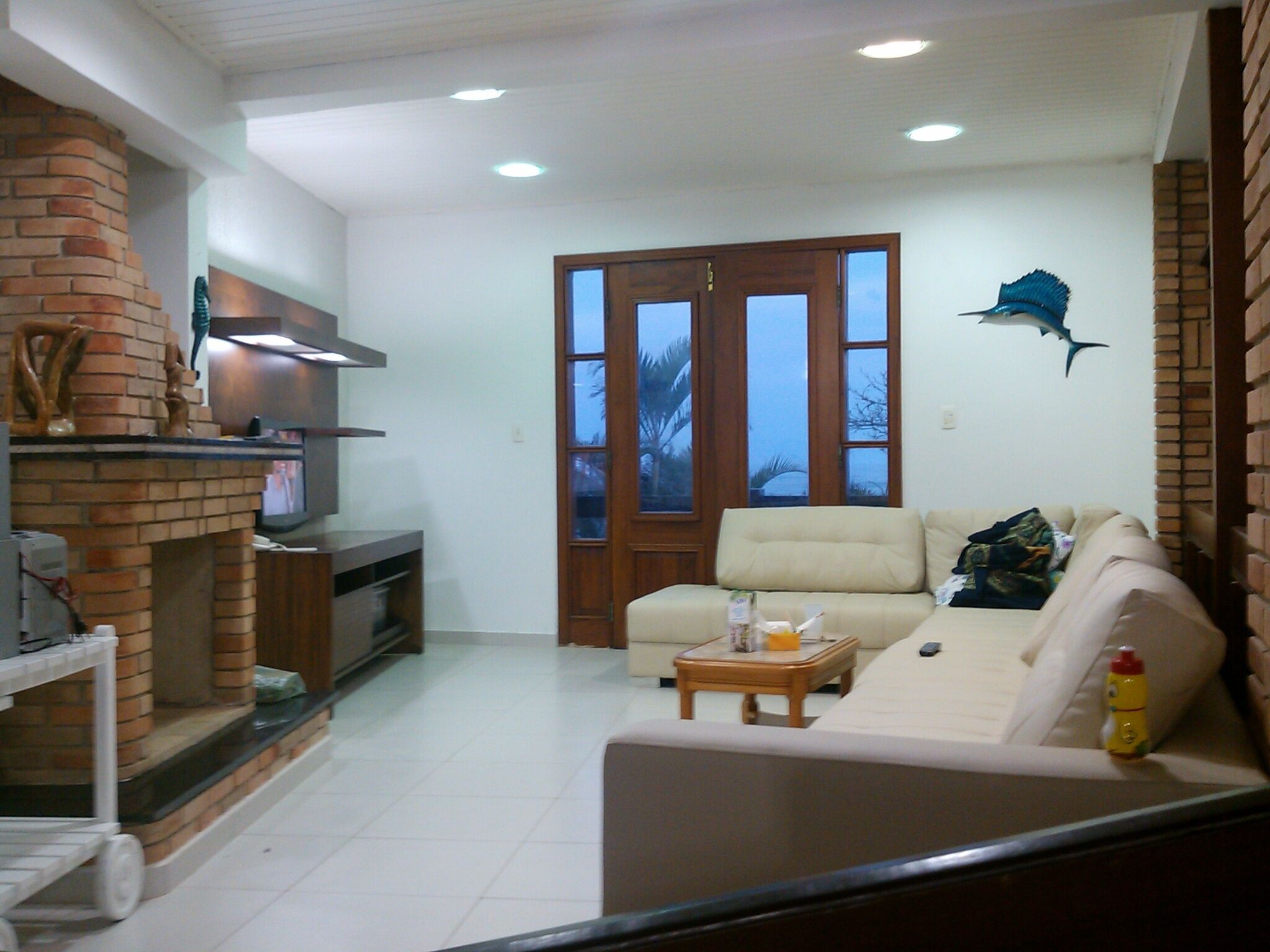 House on the seafront with 5 suites, pool, 3 rooms, gated community