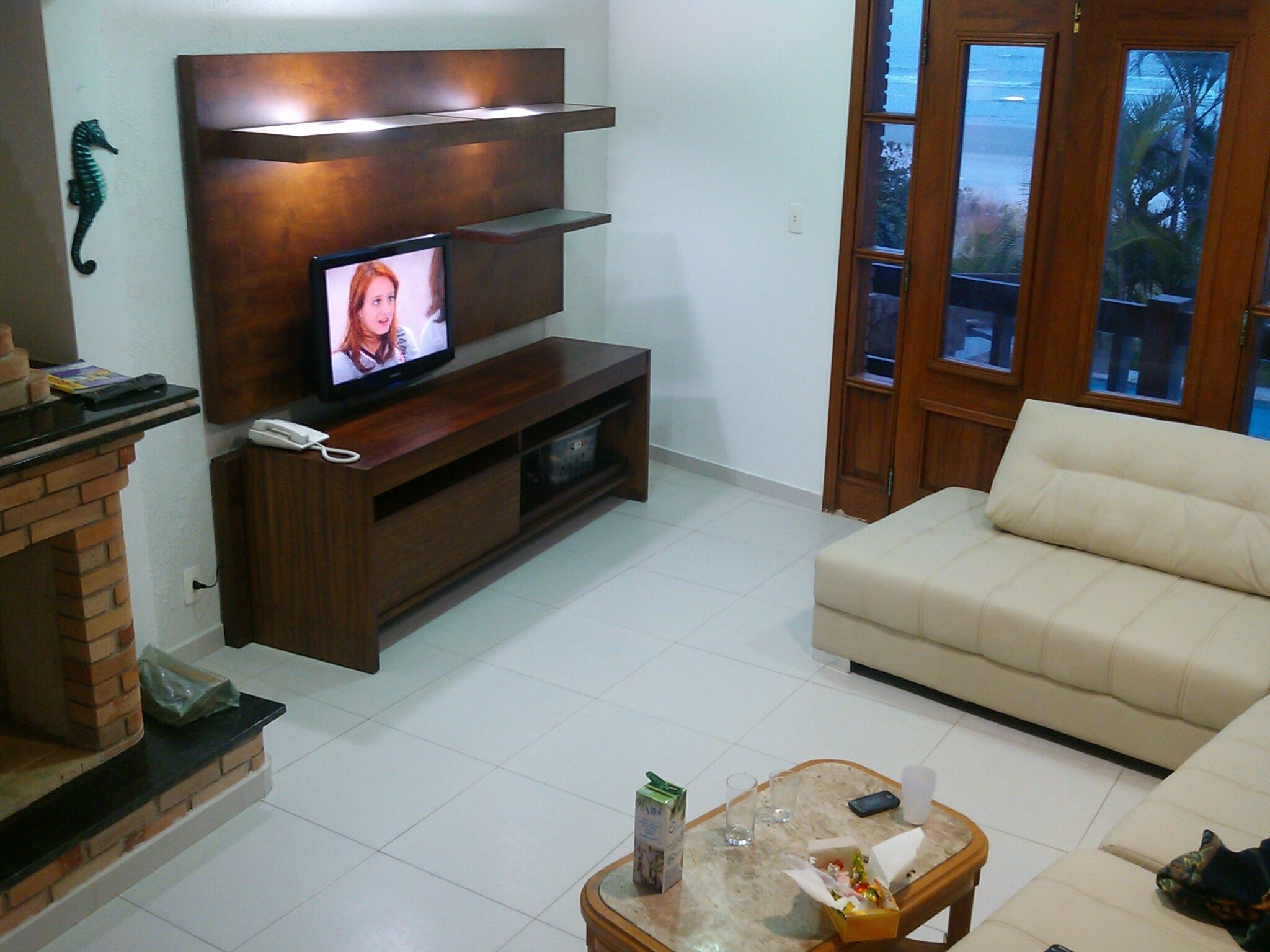 House on the seafront with 5 suites, pool, 3 rooms, gated community