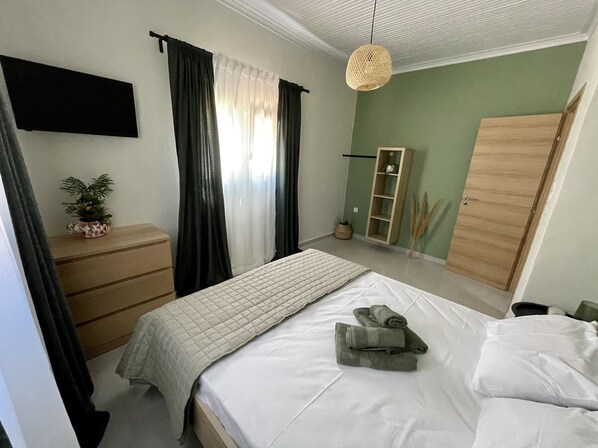 2 bedrooms, iron/ironing board, free WiFi, bed sheets