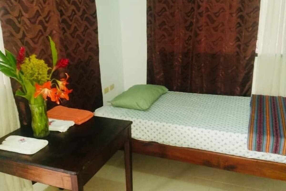 In-room safe, WiFi (free)